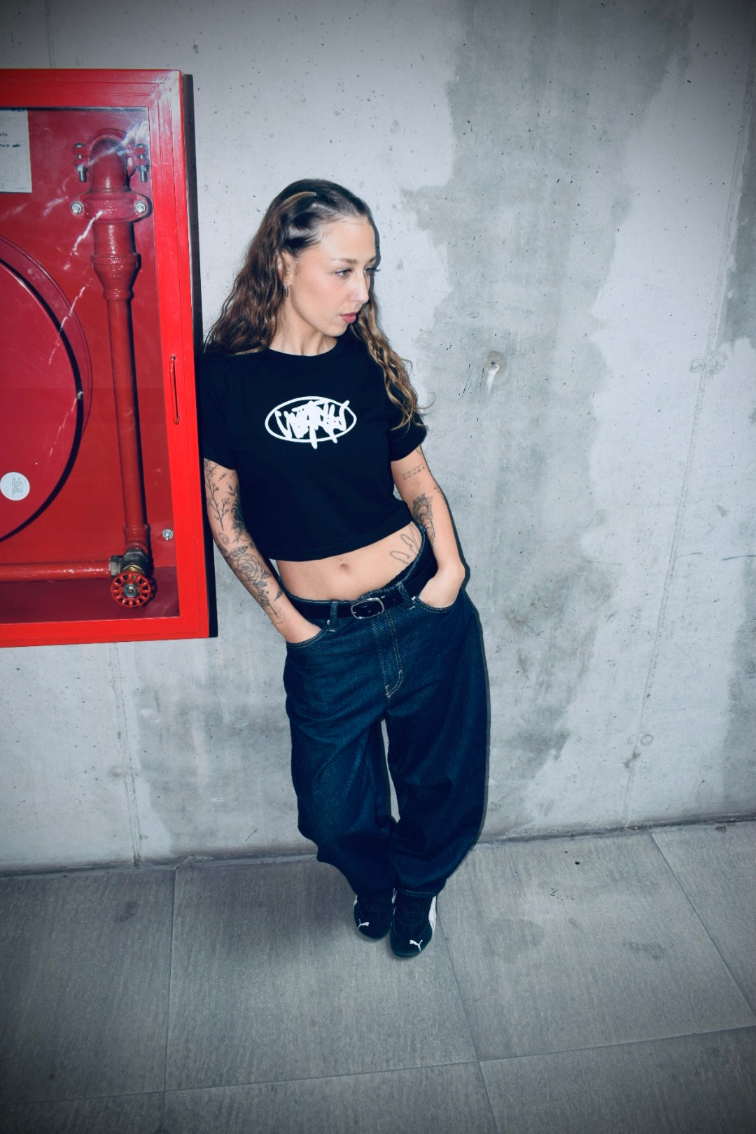 BASIC CROPPED TEE