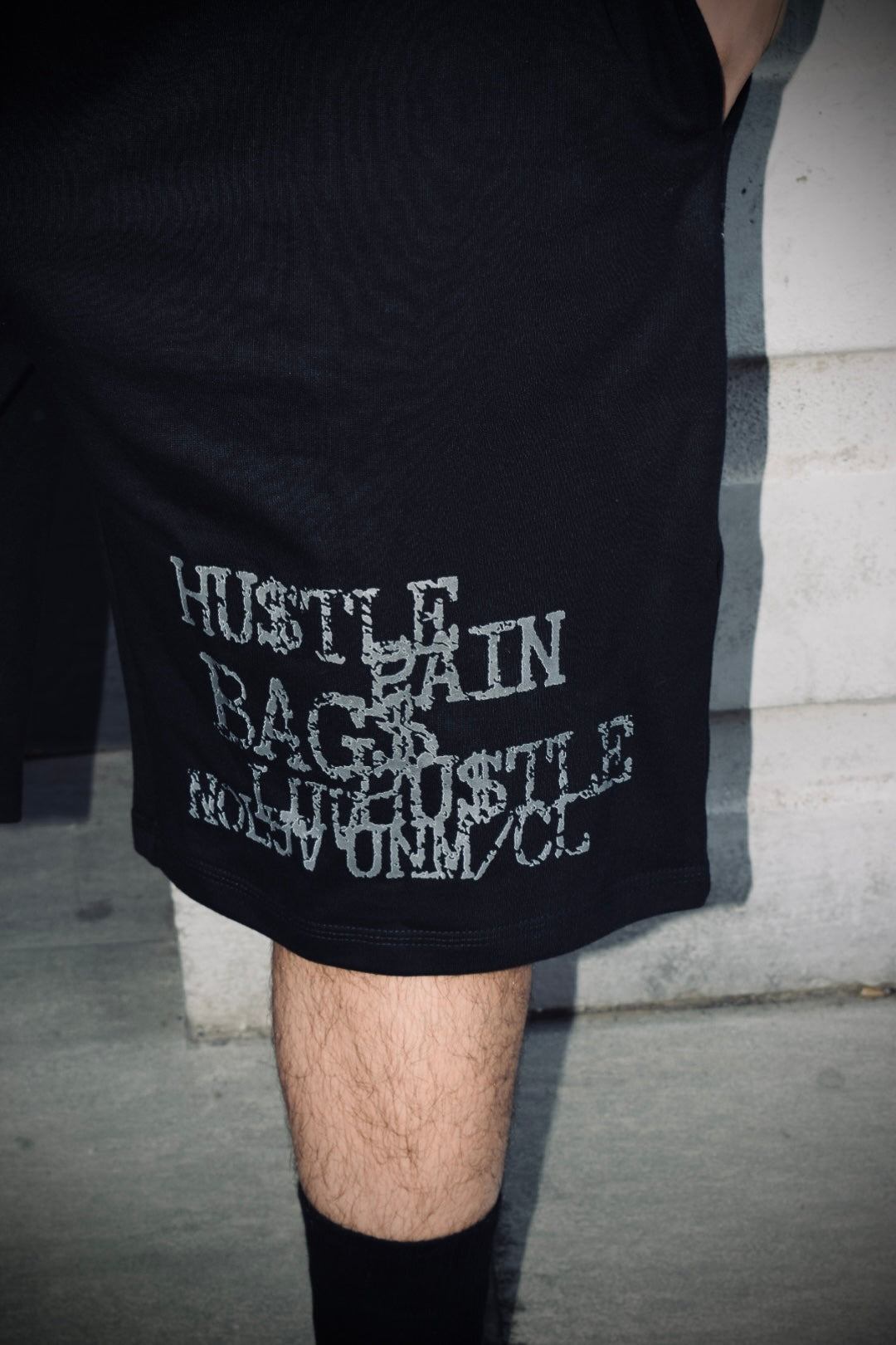 SHORT “HU$TLE”